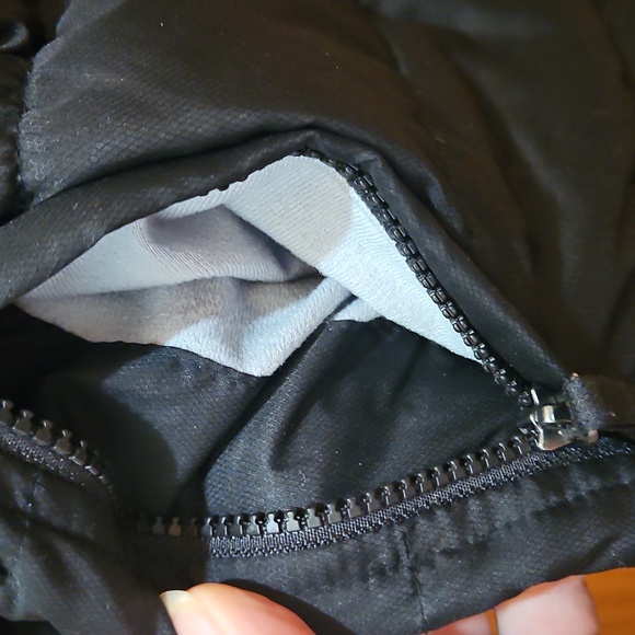 Lands' End Quilted Black Hooded Jacket - Picture 2 of 7